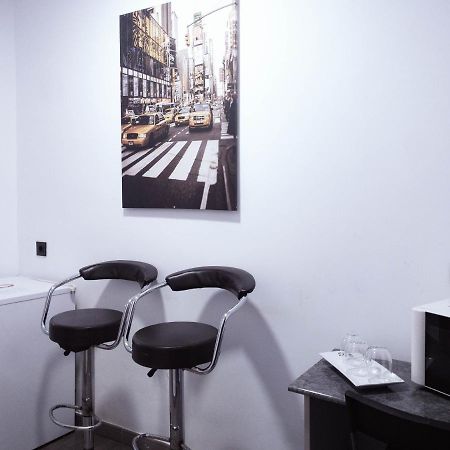 Hostal Andrea Madrid Buitenkant foto