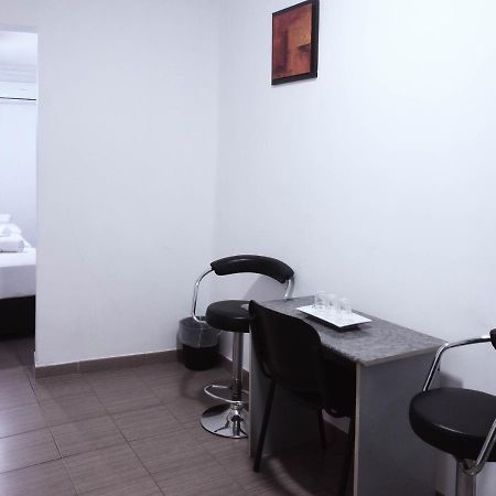 Hostal Andrea Madrid Buitenkant foto